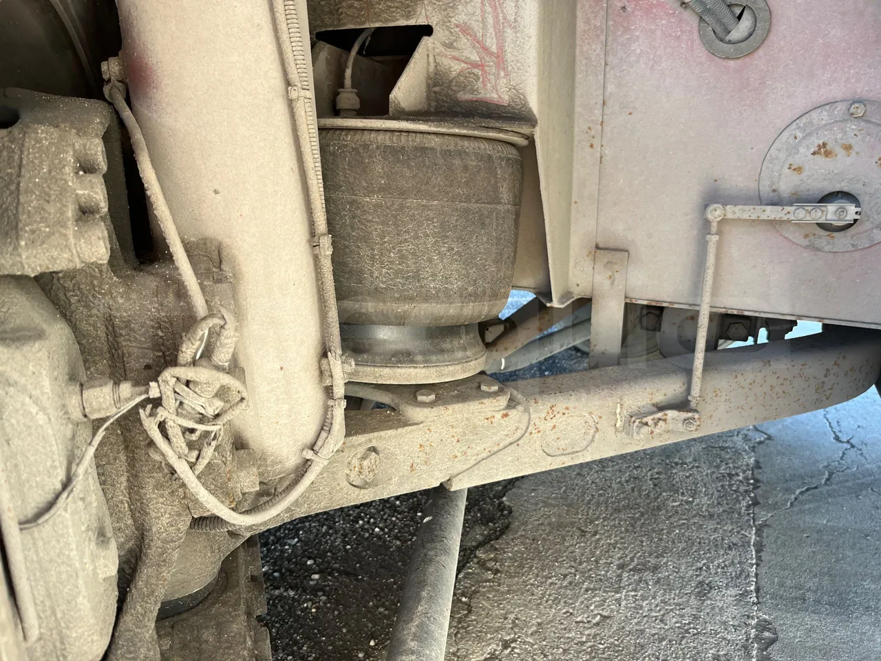 Irisbus 389E 12.35 - Euro3 - 259kW - 12mt - front air springs right