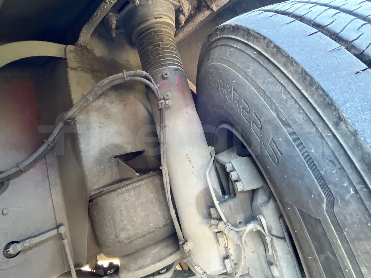 Irisbus 389E 12.35 - Euro3 - 259kW - 12mt - front shock absorbers left