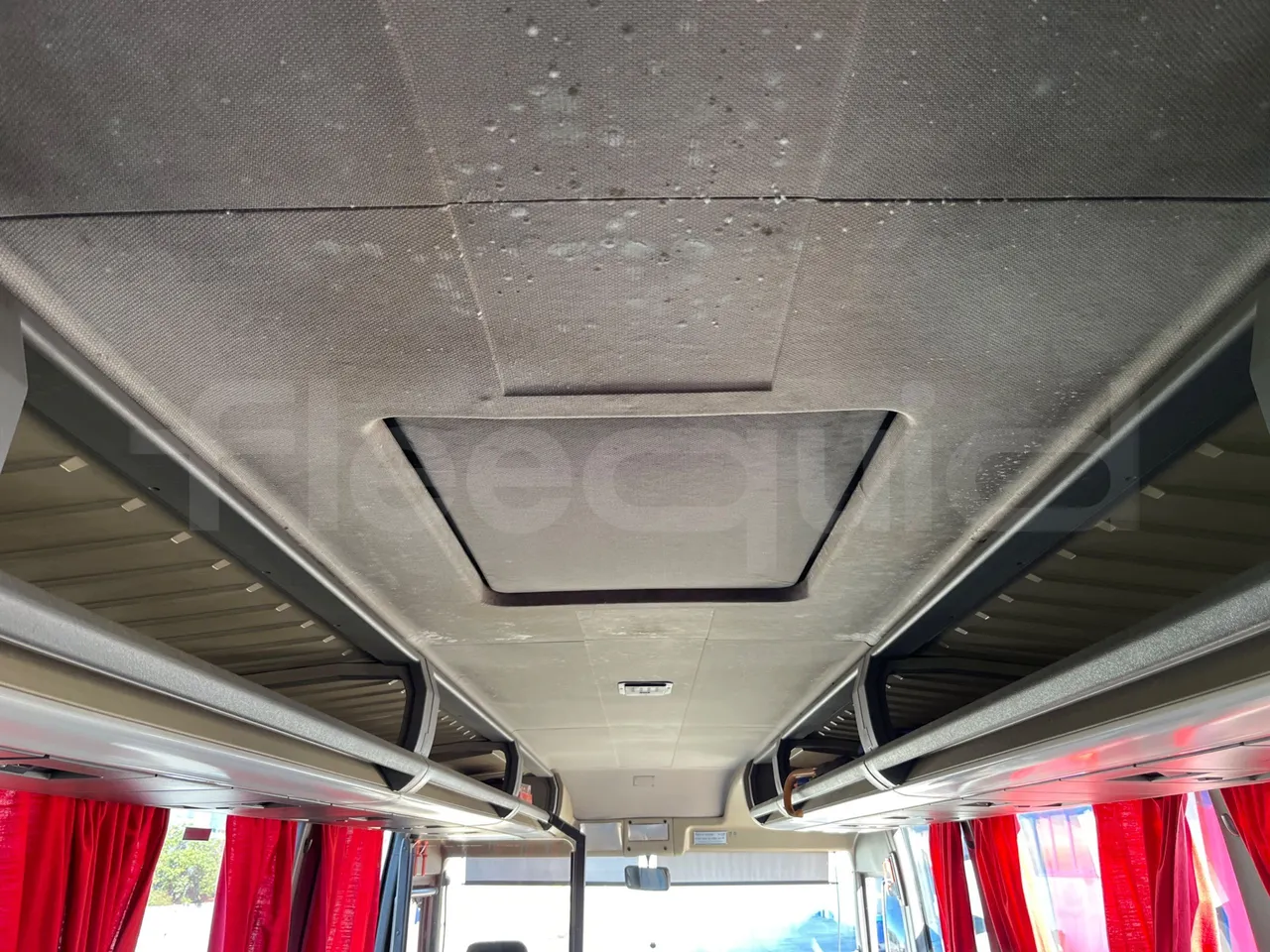 Irisbus 389E 12.35 - Euro3 - 259kW - 12mt - roof hatch 2