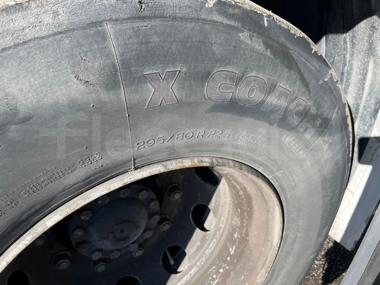 Irisbus 389E 12.35 - Euro3 - 259kW - 12mt - tread condition front tires right