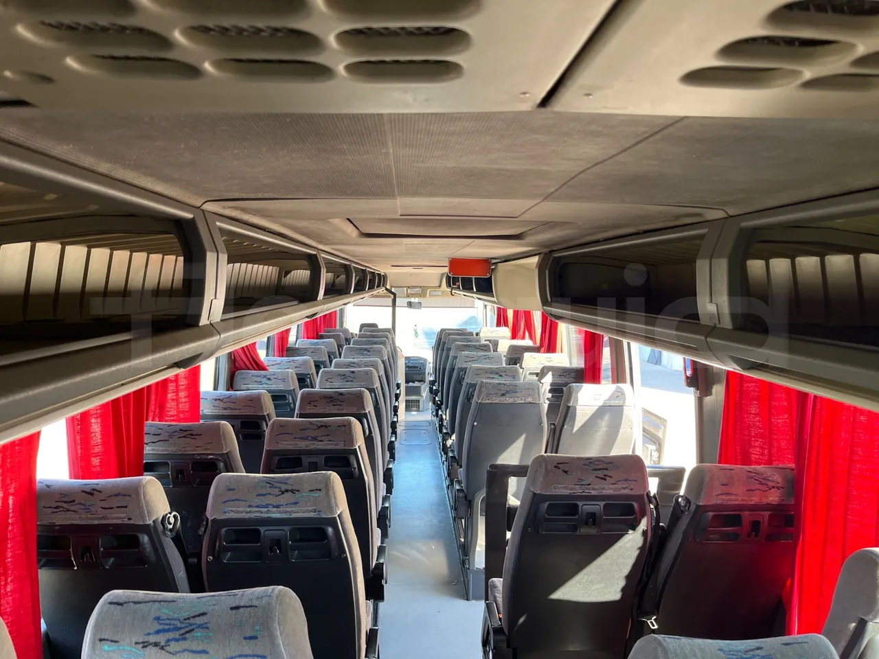 Irisbus 389E 12.35 - Euro3 - 259kW - 12mt - overhead compartments photo