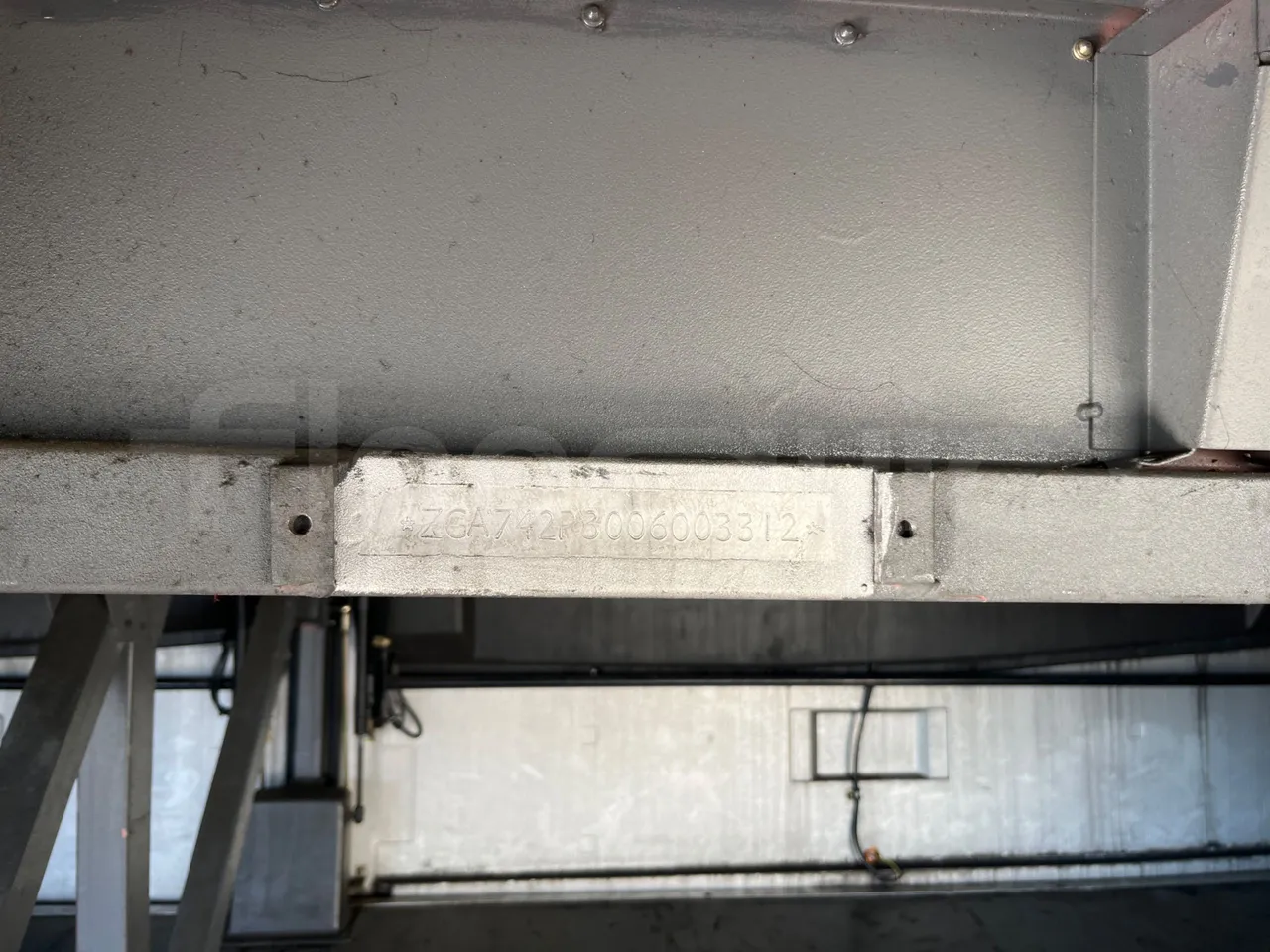 Irisbus 389E 12.35 - Euro3 - 259kW - 12mt - vehicle plate photo