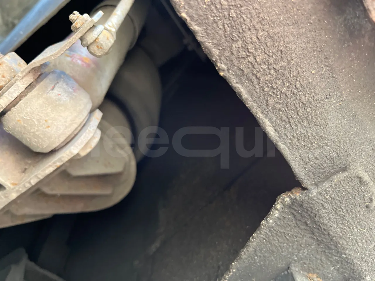 Irisbus 389E 12.35 - Euro3 - 259kW - 12mt - axel 3 shock absorbers 1 right