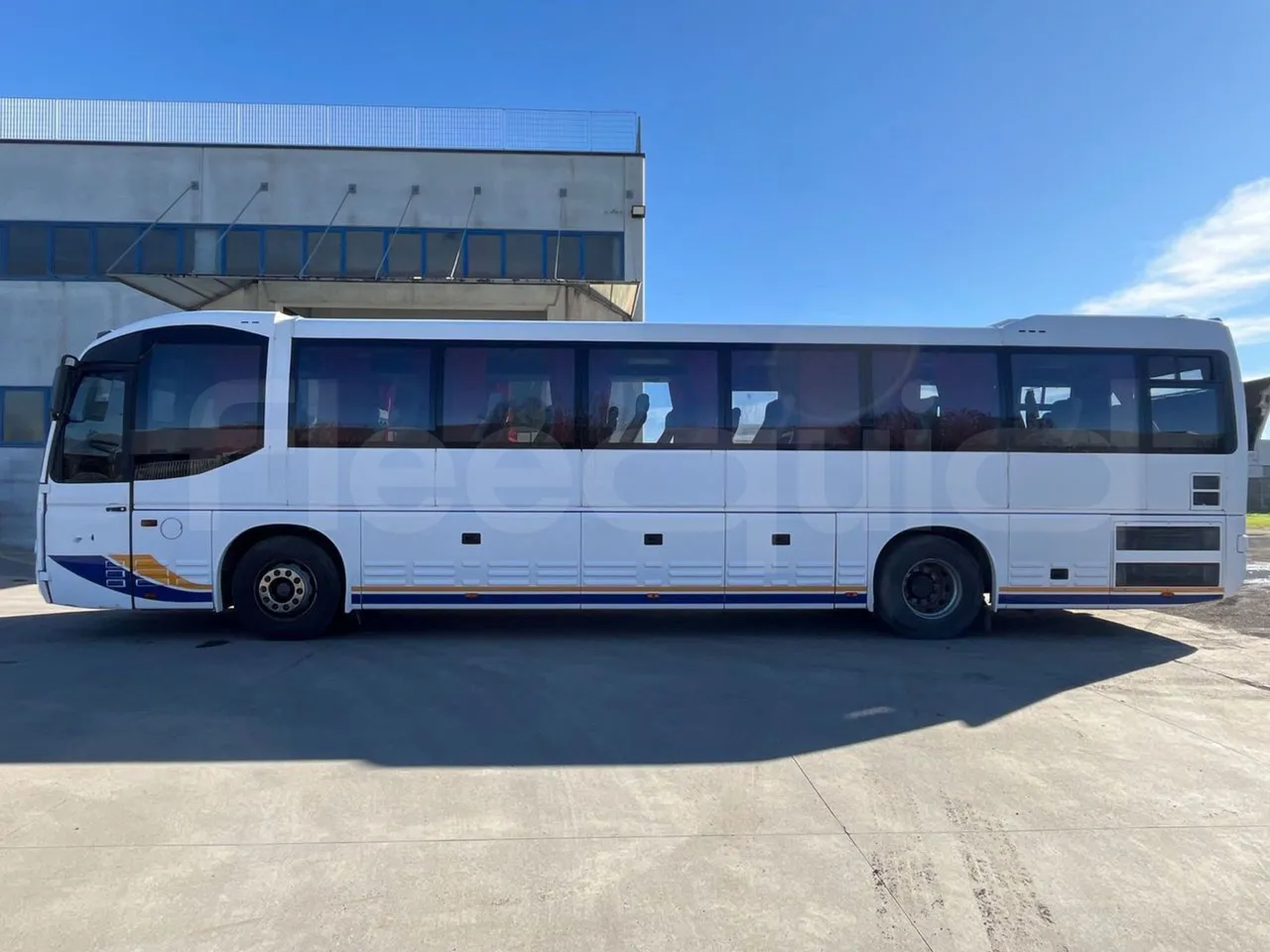 Irisbus 389E 12.35 - Euro3 - 259kW - 12mt - left side photo