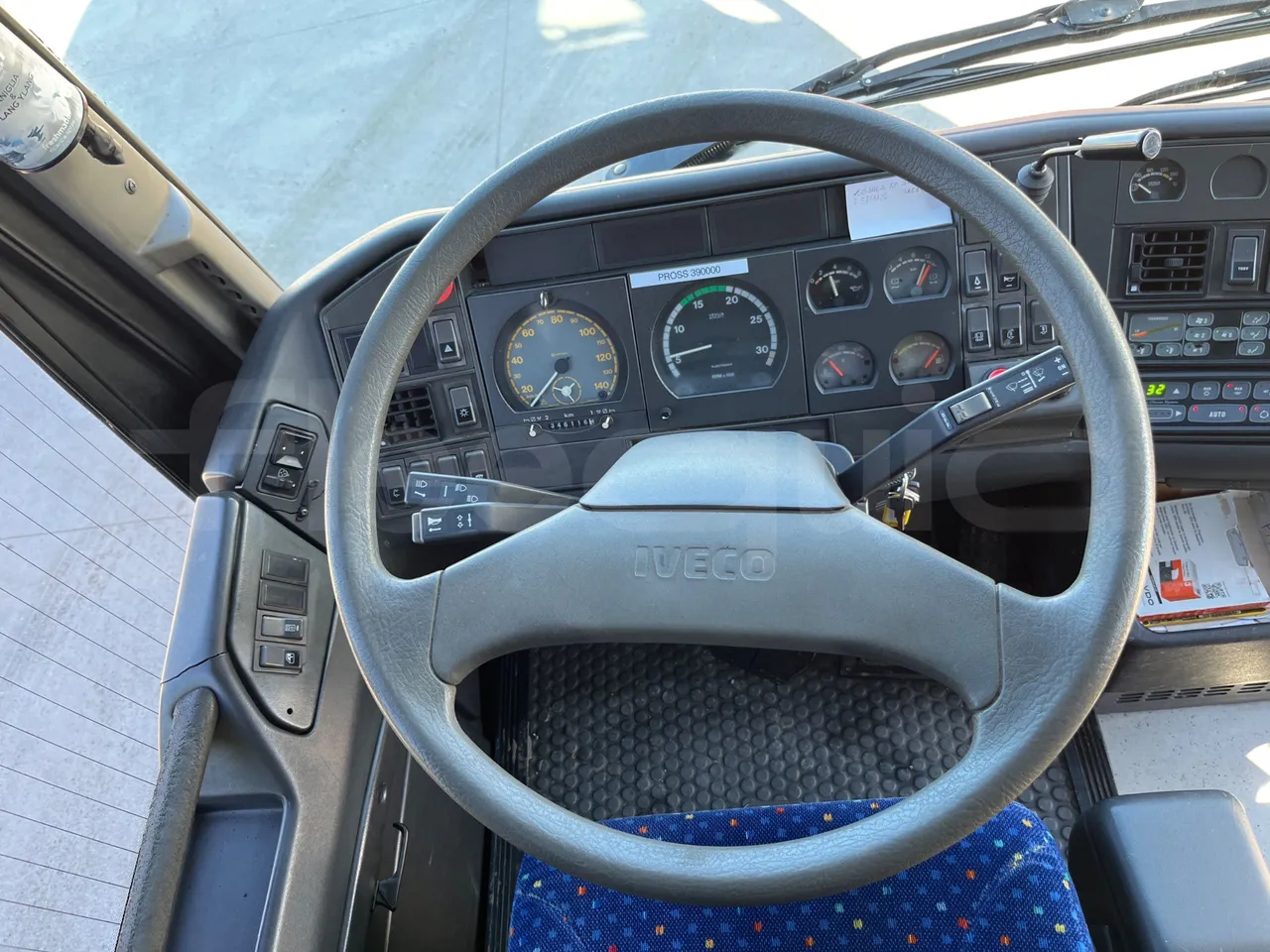 Irisbus 389E 12.35 - Euro3 - 259kW - 12mt - steering wheel photo