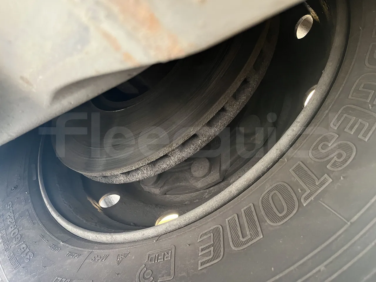 Iveco Heuliez Gx117 - Second Axle Discs Left Side
