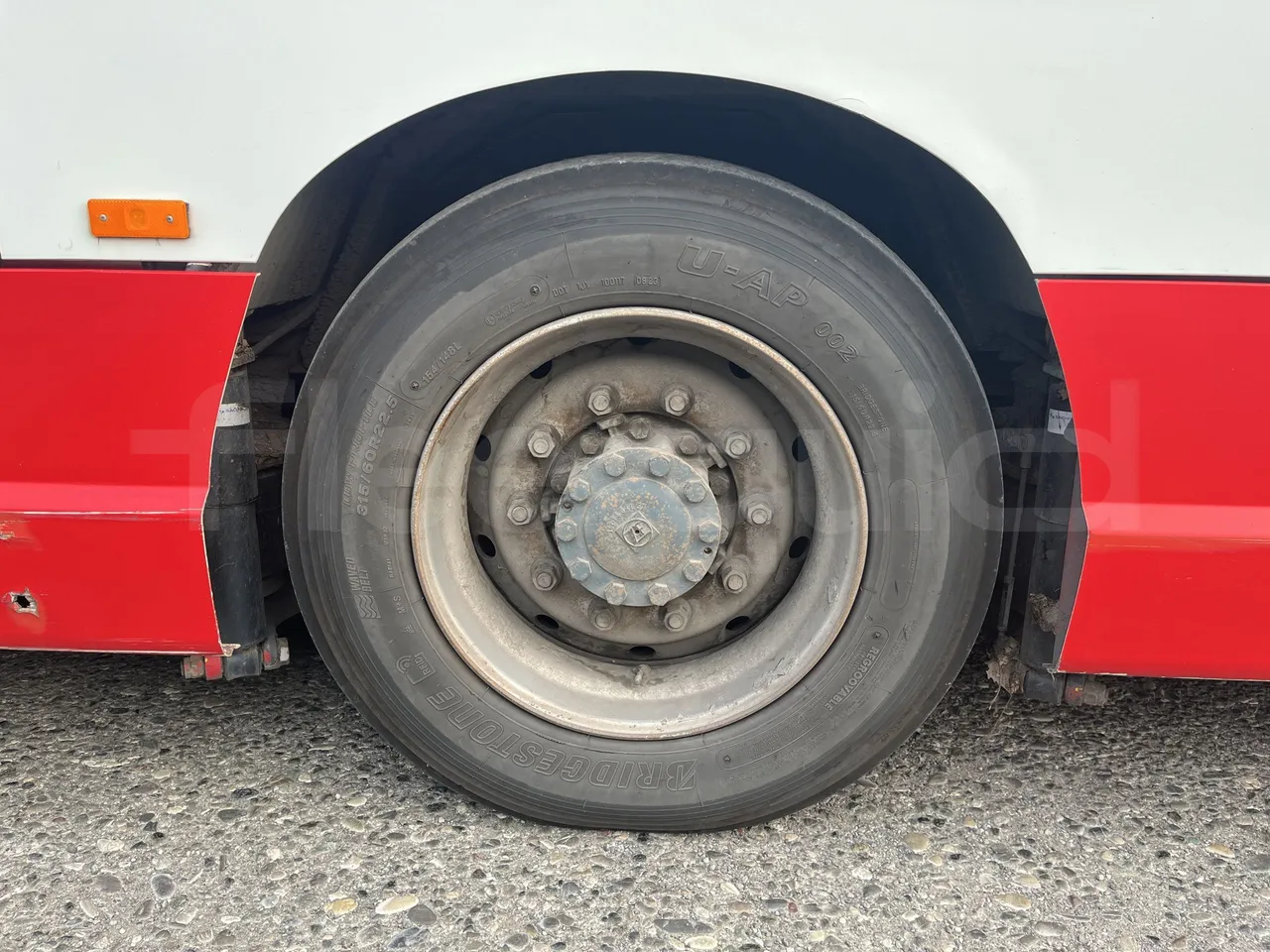 Iveco Heuliez Gx117 - Second Axle Left Side: Complete Wheel