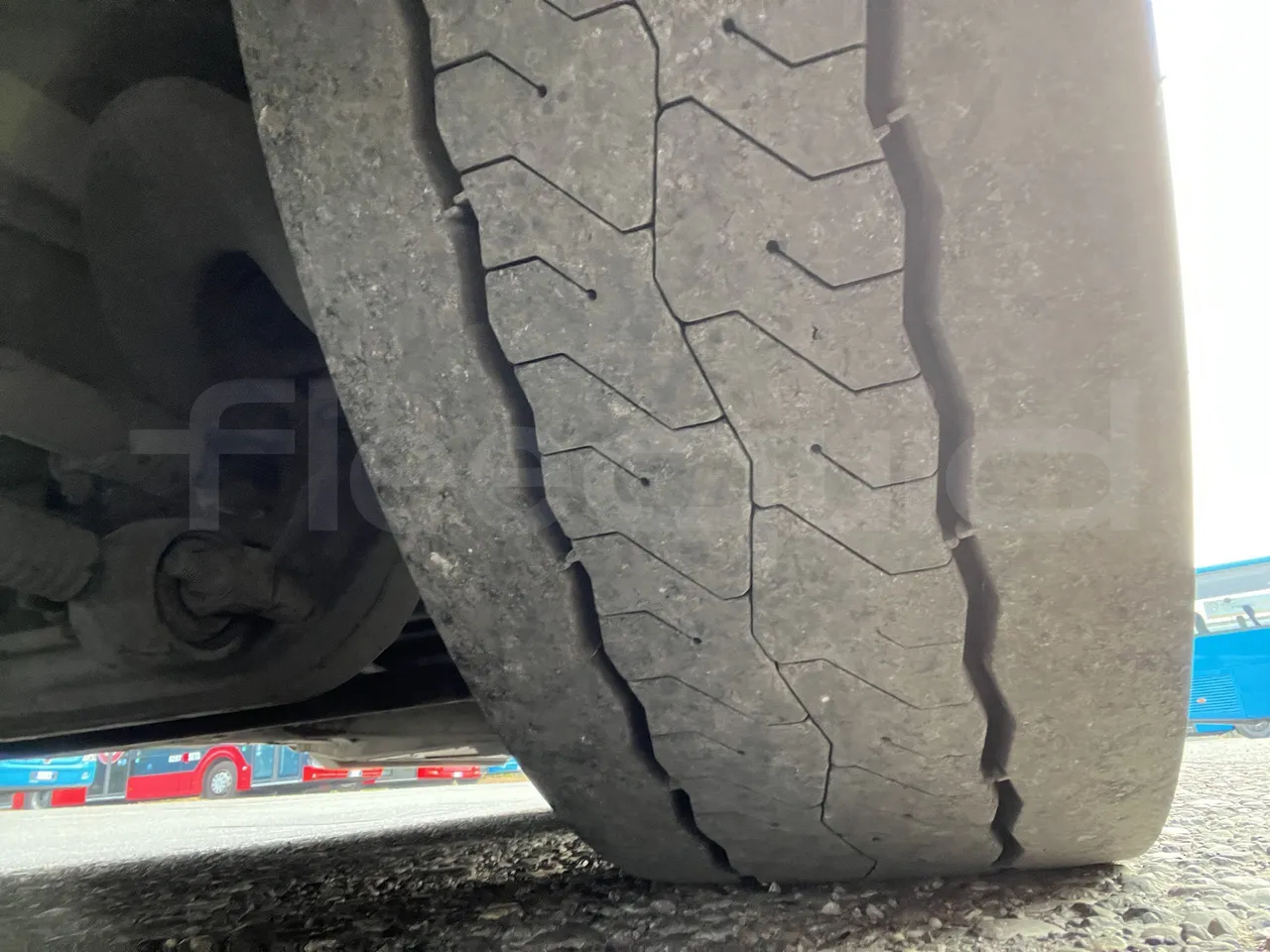 Iveco Heuliez Gx117 - First Axle Left Side: Tyre Tread