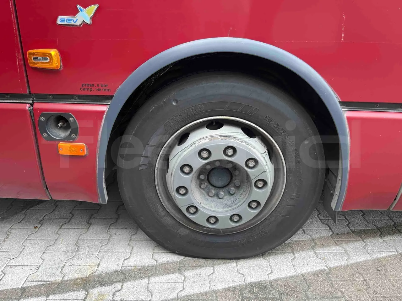 Iveco Citelis - First Axle Left Side: Complete Tyre