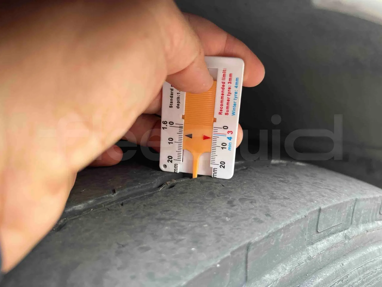 Iveco Citelis - First Axle Left Side: Tyre Thickness