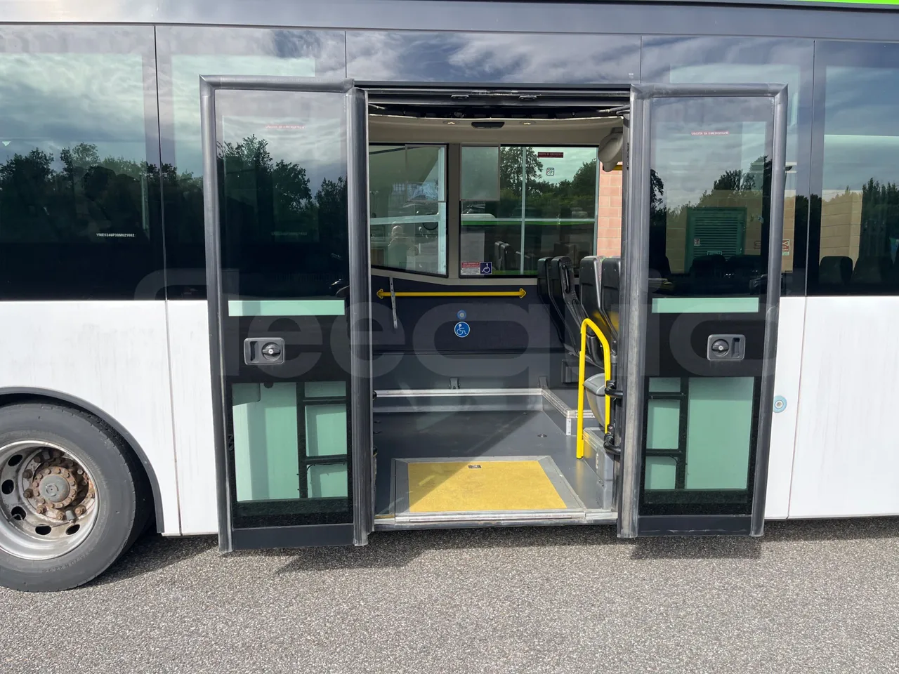 Iveco Crossway Low Entry CBLE4/00 - EUR6 - 265kW - 12.150m - front door 2 open