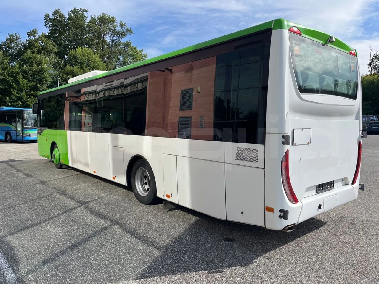 Iveco Crossway Low Entry CBLE4/00 - EUR6 - 265kW - 12.150m - 3/4 left rear side
