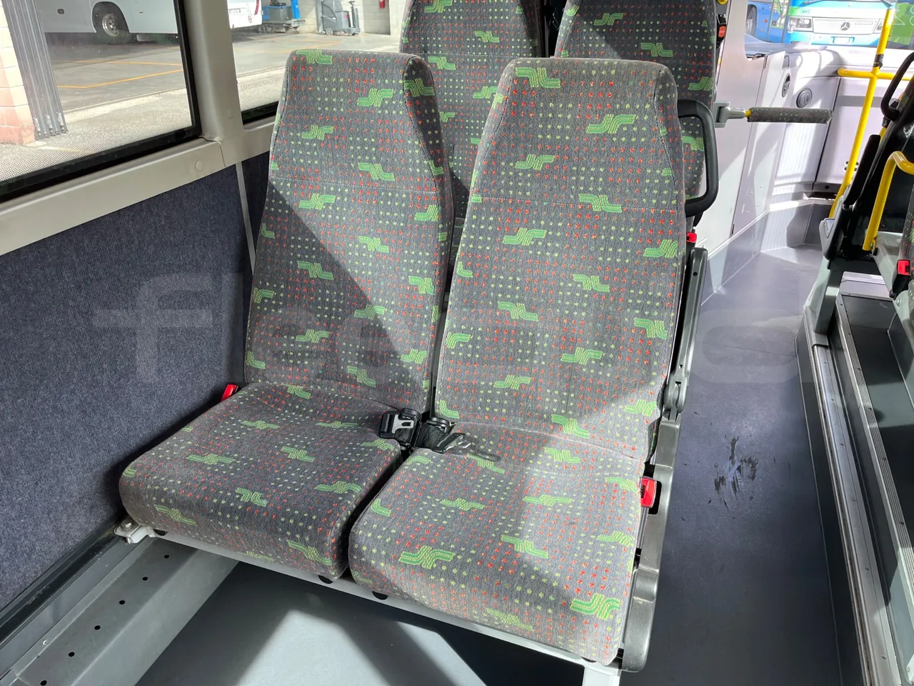 Iveco Crossway Low Entry CBLE4/00 - EUR6 - 265kW - 12.150m - single seat detail