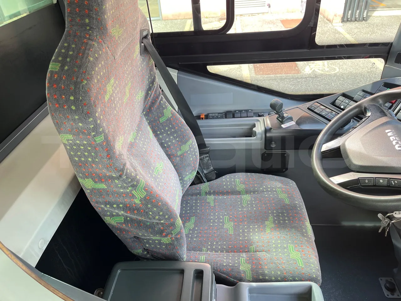 Iveco Crossway Low Entry CBLE4/00 - EUR6 - 265kW - 12.150m - driver's seat photo (mandatory for bus to scrap)