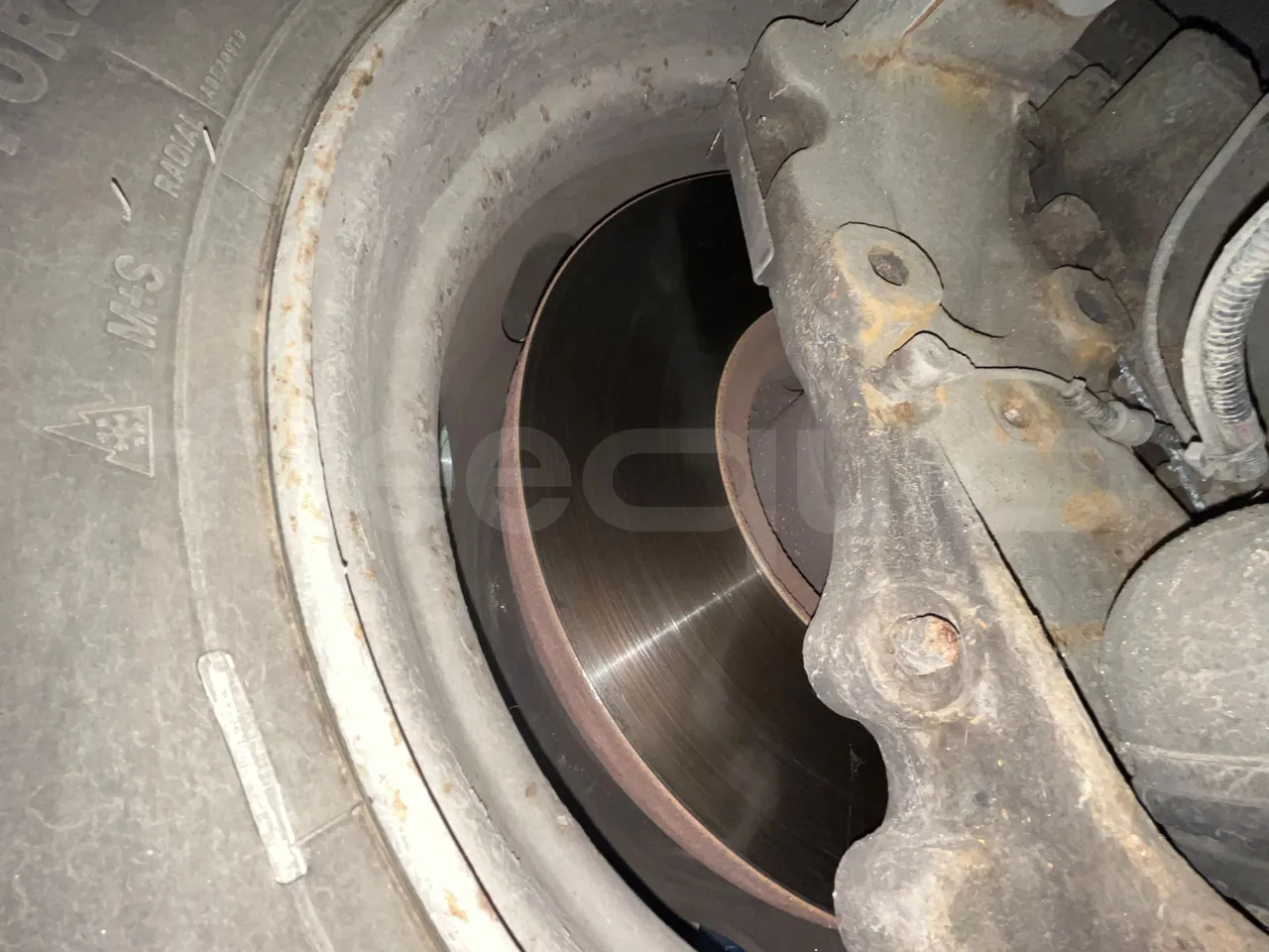 Iveco Crossway Low Entry CBLE4/00 - EUR6 - 265kW - 12.150m - front discs left