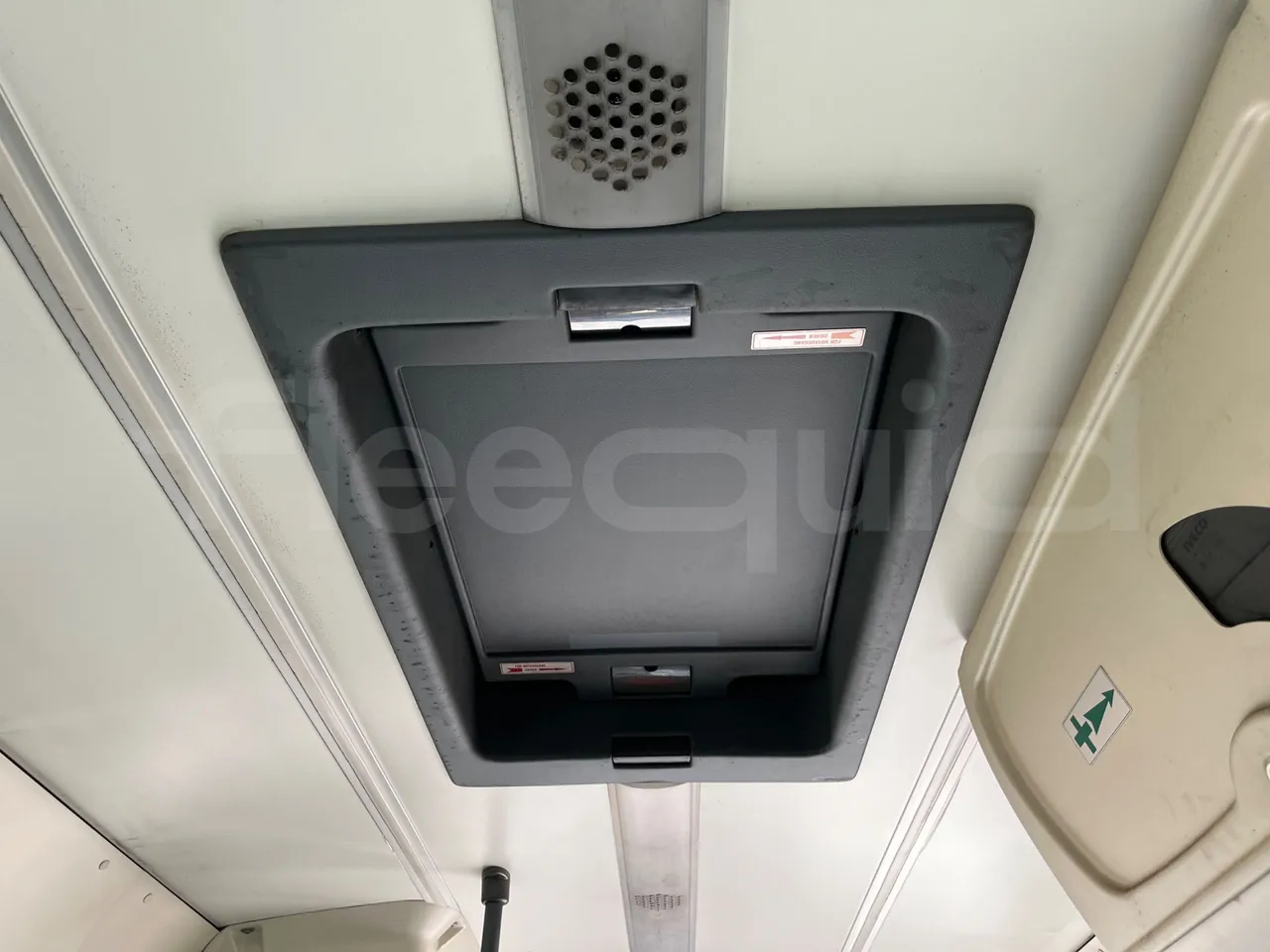 Iveco Crossway Low Entry CBLE4/00 - EUR6 - 265kW - 12.150m - roof hatch 1
