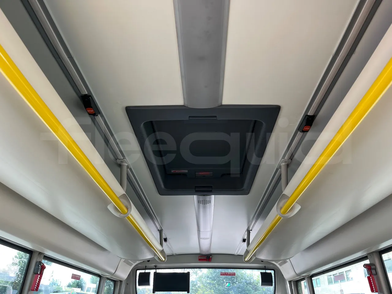 Iveco Crossway Low Entry CBLE4/00 - EUR6 - 265kW - 12.150m - roof hatch 2