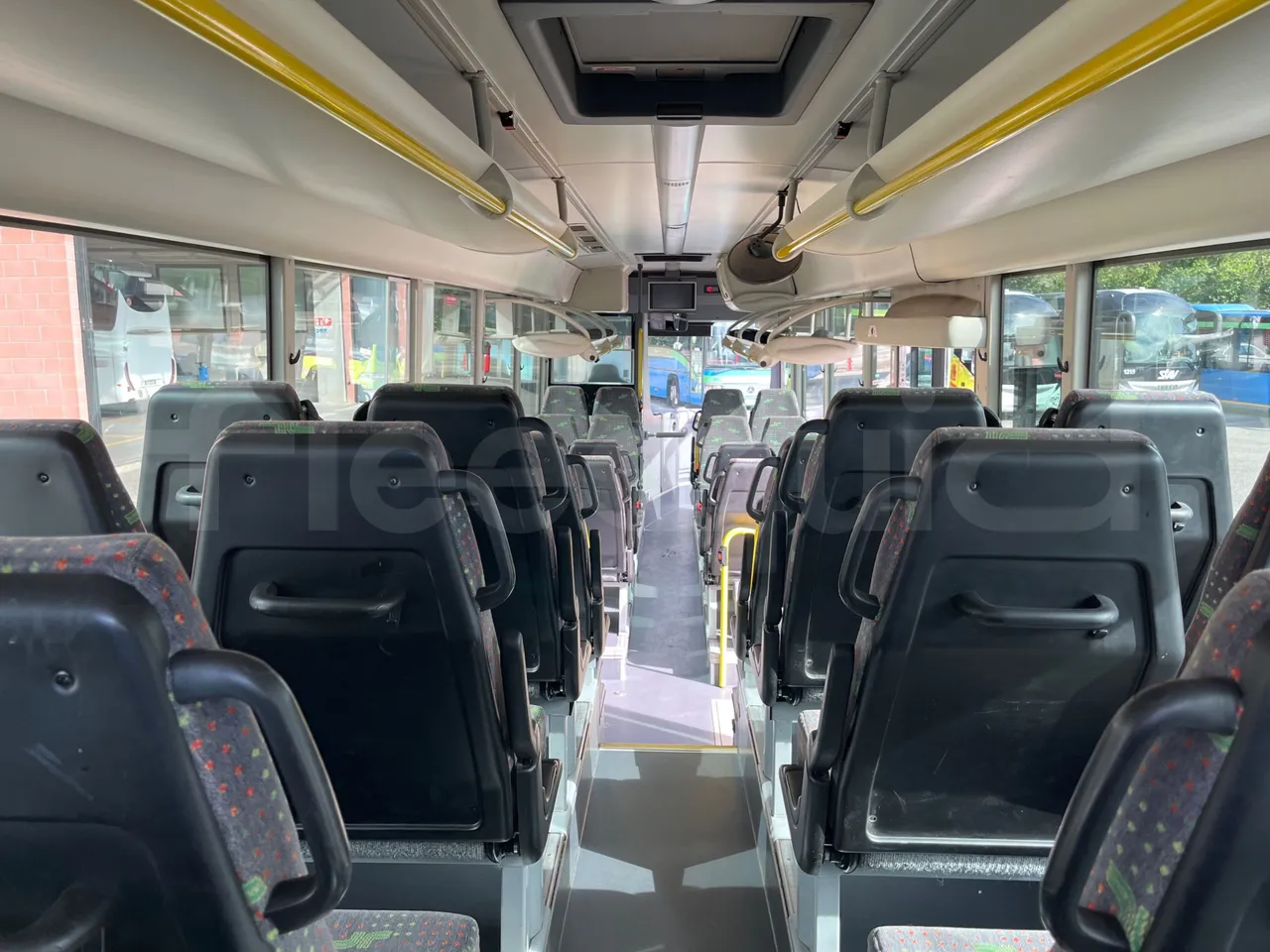 Iveco Crossway Low Entry CBLE4/00 - EUR6 - 265kW - 12.150m - forward view middle aisle