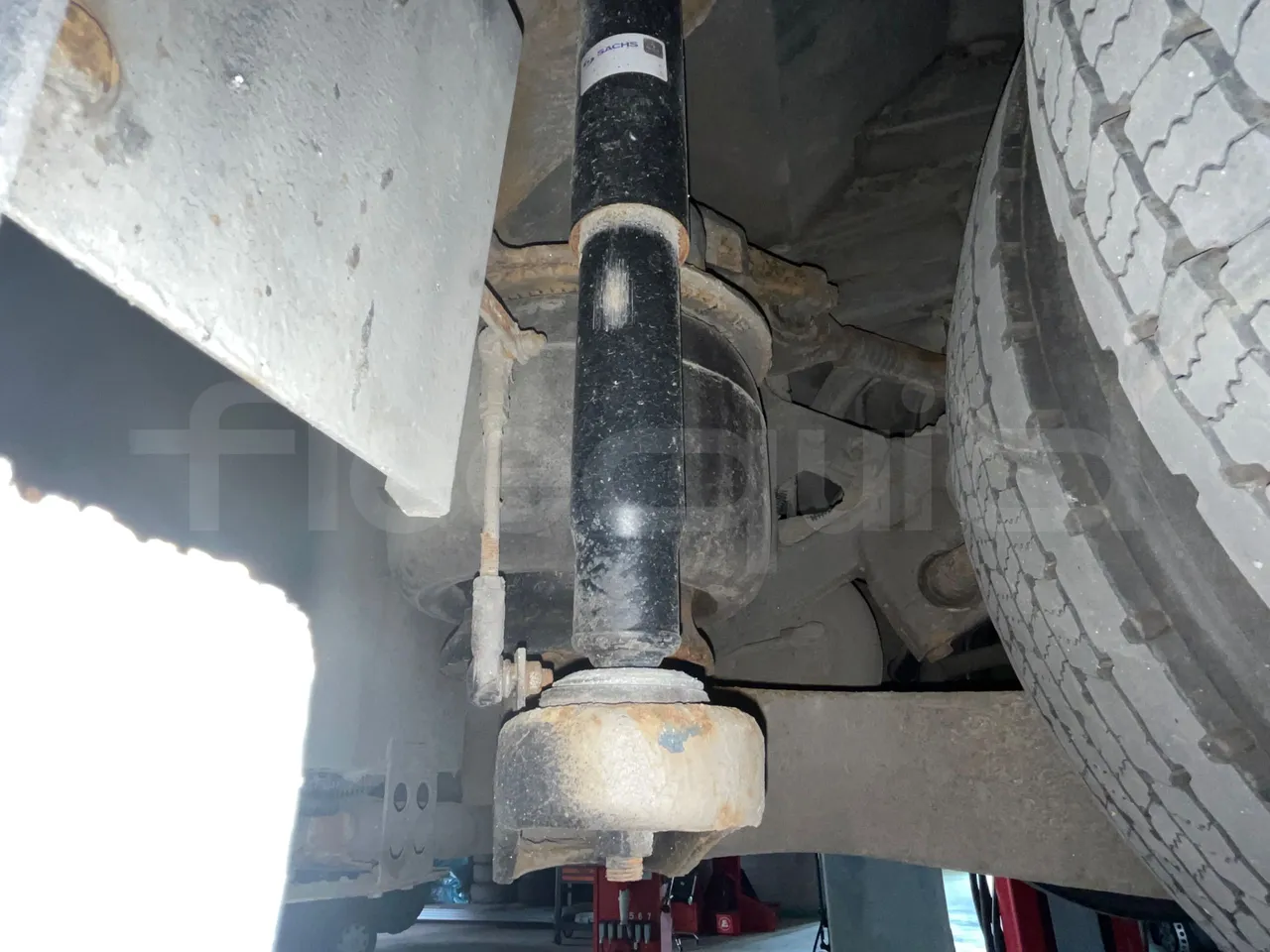 Iveco Crossway Low Entry CBLE4/00 - EUR6 - 265kW - 12.150m - axle 2 shock absorbers 1 left