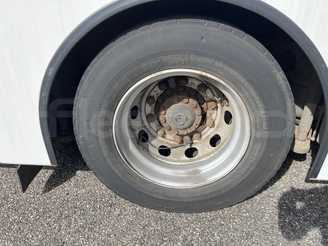 Iveco Crossway Low Entry CBLE4/00 - EUR6 - 265kW - 12.150m - rear left tire photo