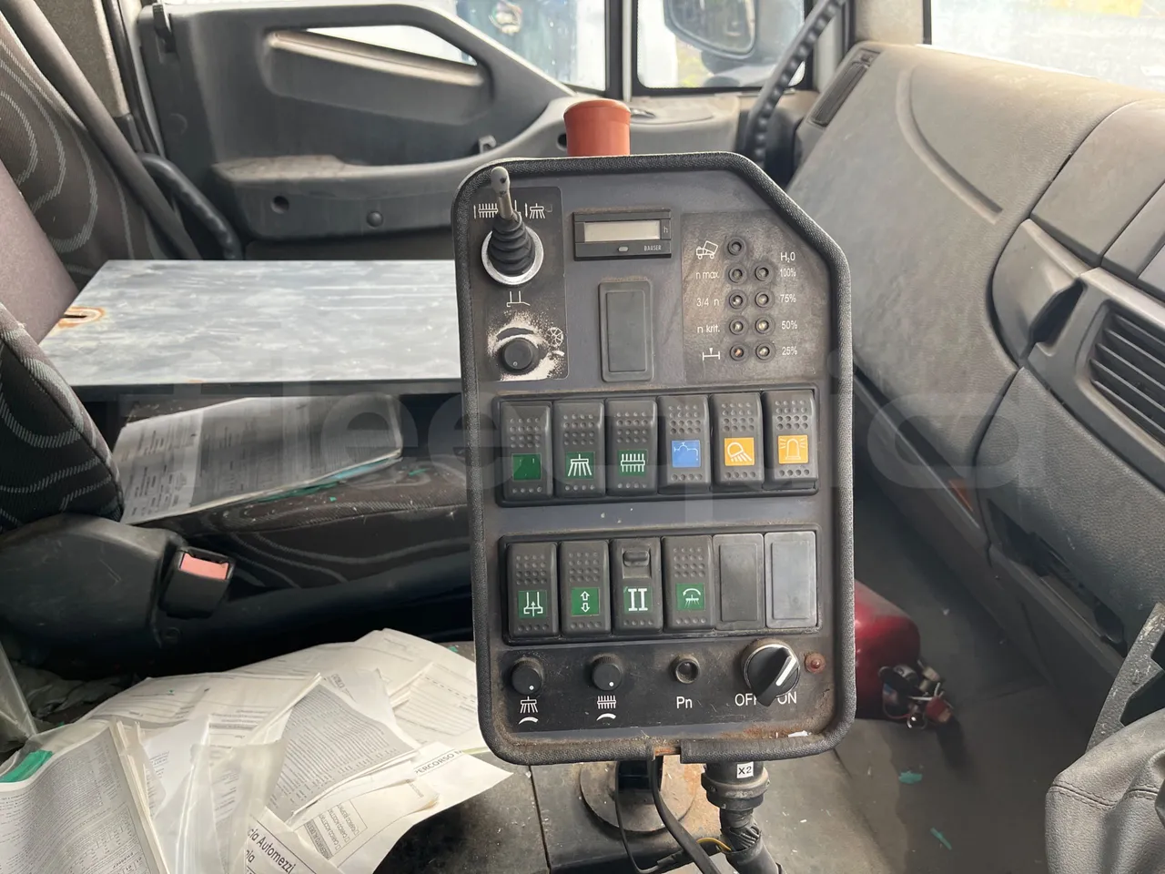 Iveco 110/120 E4 - Euro5 - 160kW - 5.770mt - radio accessories photo