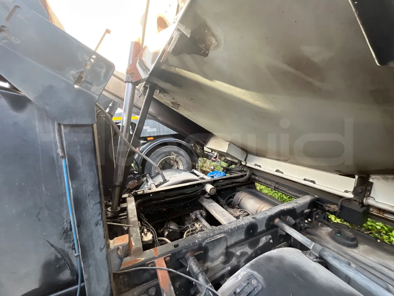 Iveco 110/120 E4 - Euro5 - 160kW - 5.770mt - external compartments photo