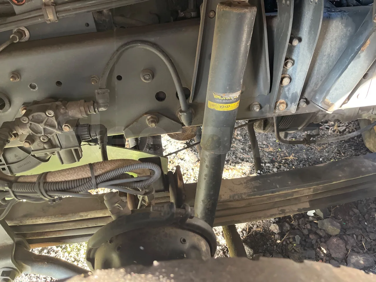 Iveco 110/120 E4 - Euro5 - 160kW - 5.770mt - front shock absorbers left