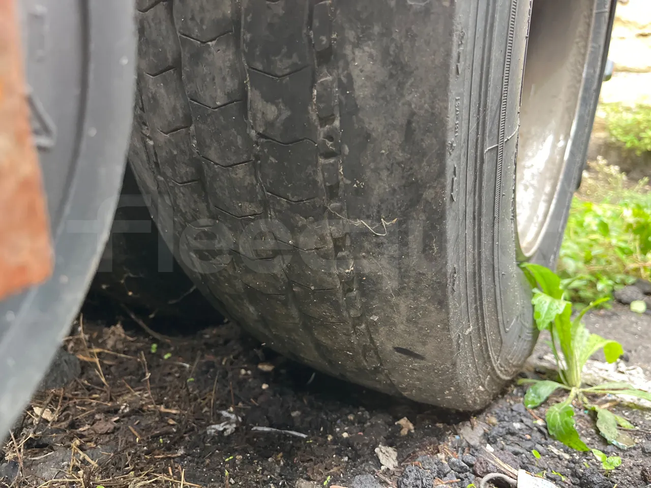 Iveco 110/120 E4 - Euro5 - 160kW - 5.770mt - tread condition second axle tires left