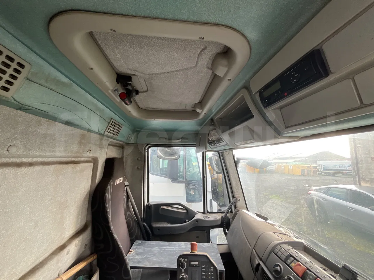 Iveco 110/120 E4 - Euro5 - 160kW - 5.770mt - overhead compartments photo