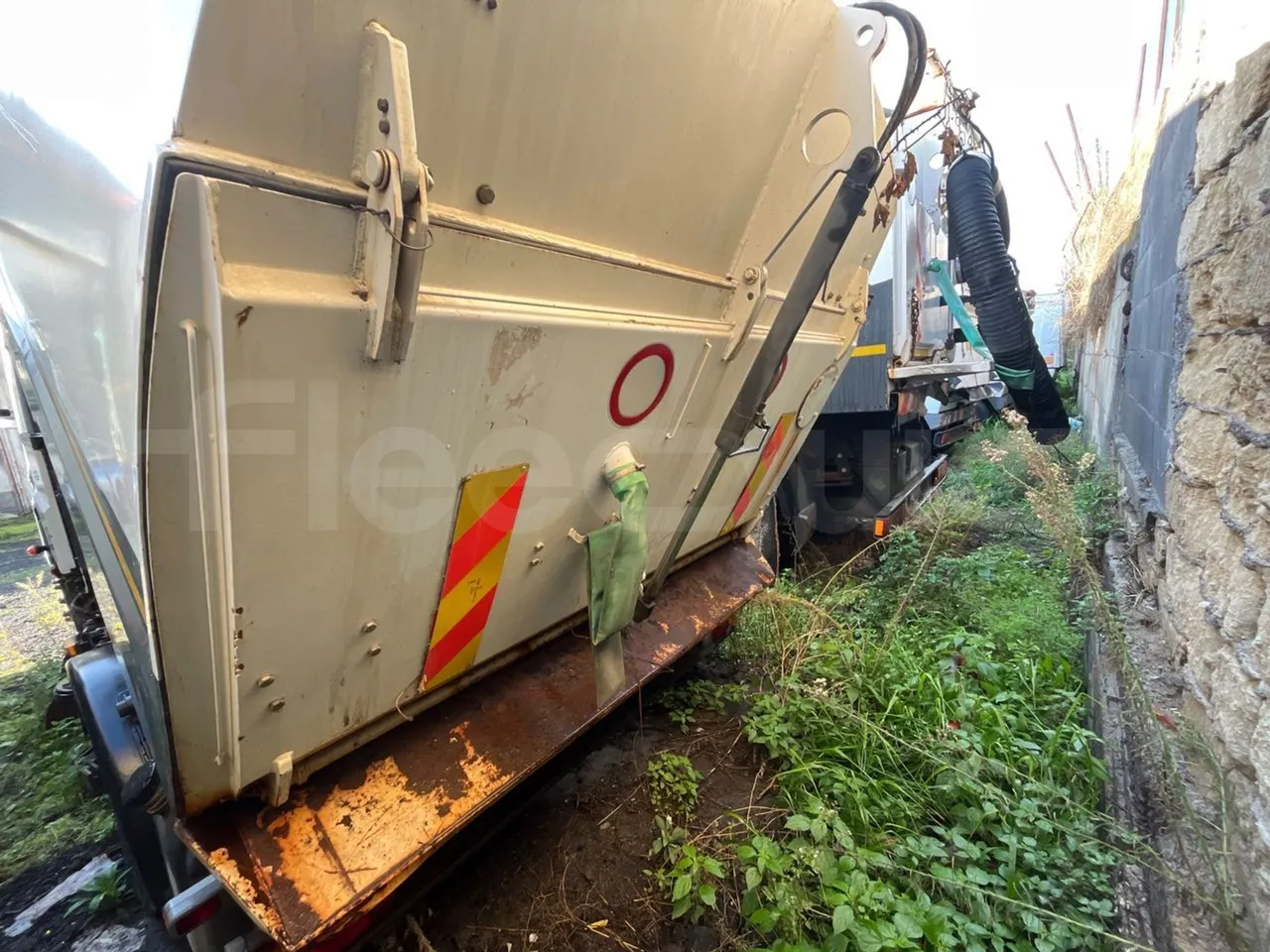 Iveco 110/120 E4 - Euro5 - 160kW - 5.770mt - rear hatch closed