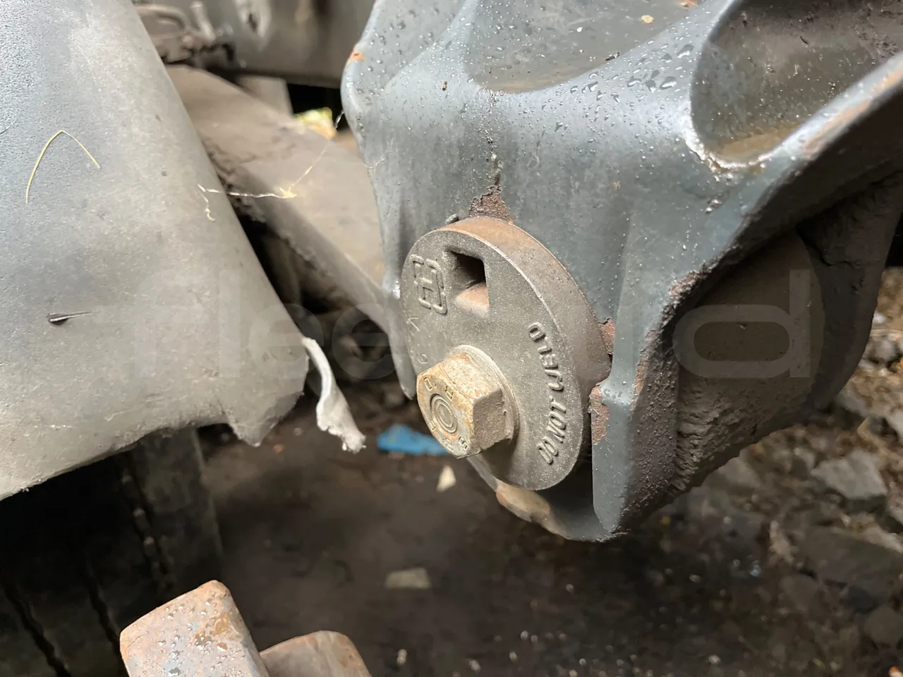 Iveco 110/120 E4 - Euro5 - 160kW - 5.770mt - axel 2 leaf spring right