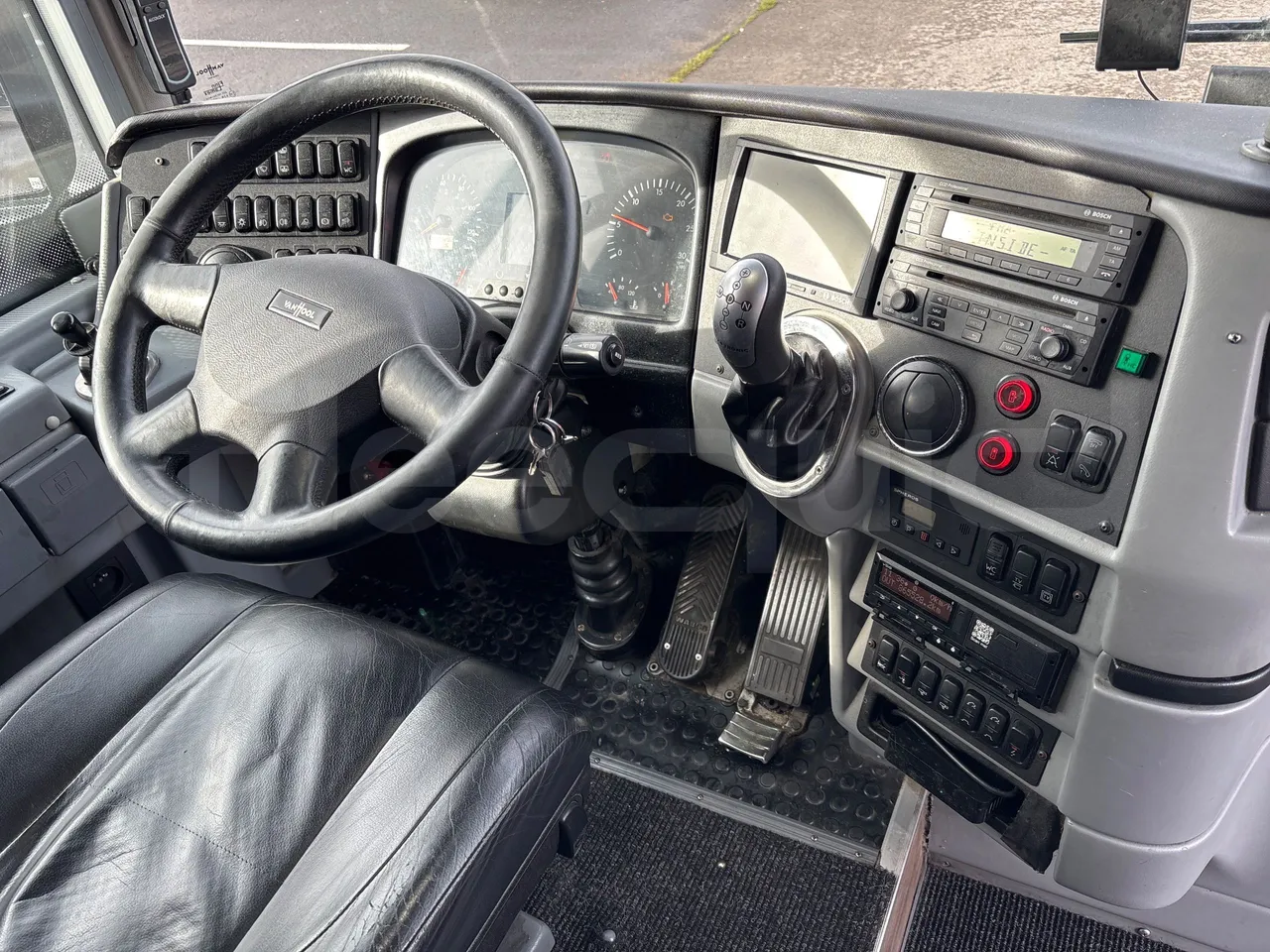 Van Hool Astromega TDX27 - EUR6 - 375kW - 14.105m - buttons panels on