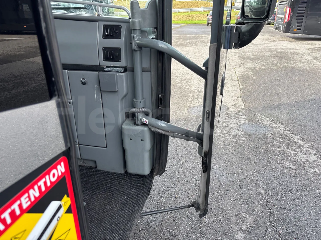 Van Hool Astromega TDX27 - EUR6 - 375kW - 14.105m - door mechanism photo