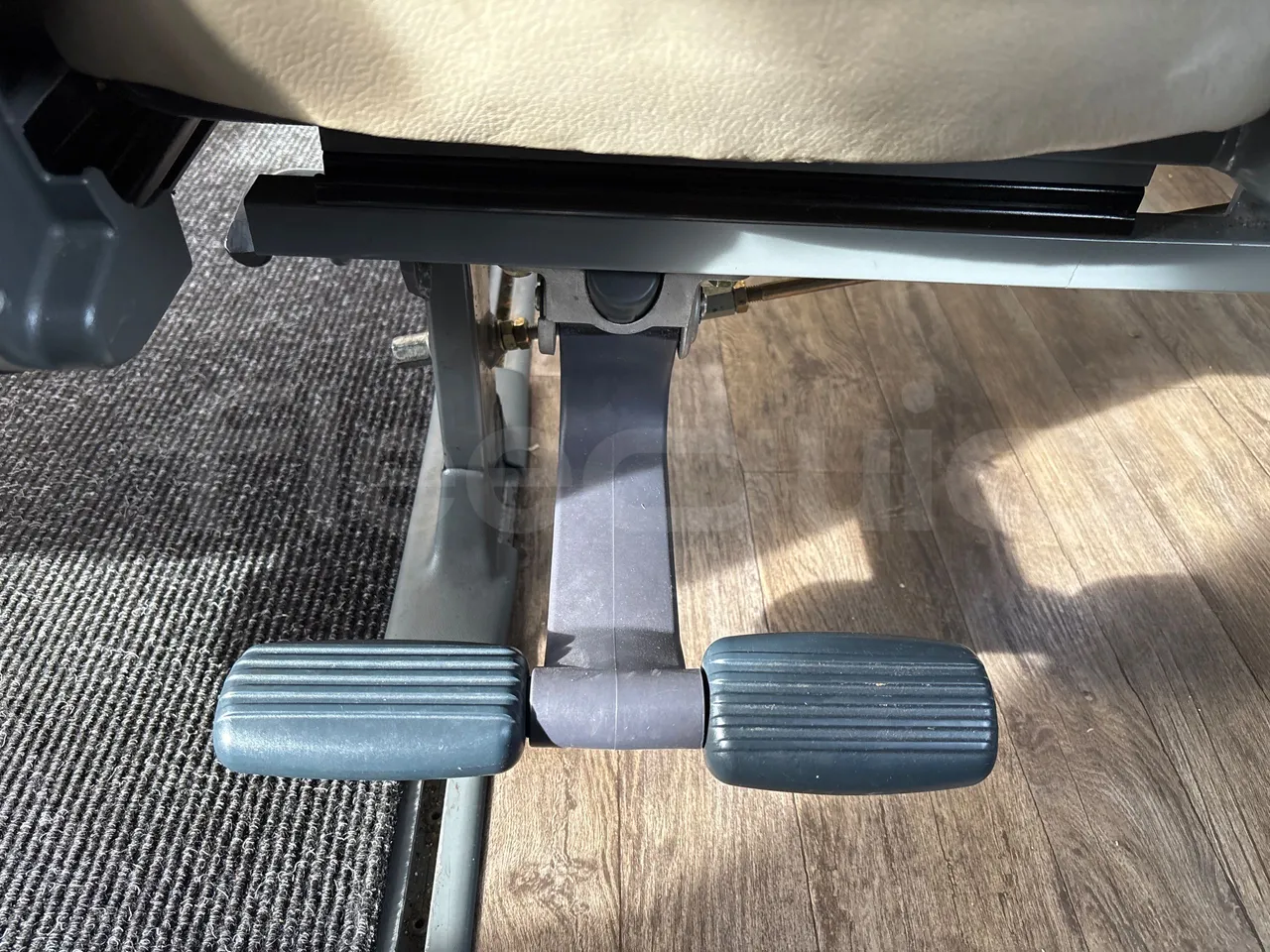 Van Hool Astromega TDX27 - EUR6 - 375kW - 14.105m - footrest detail photo