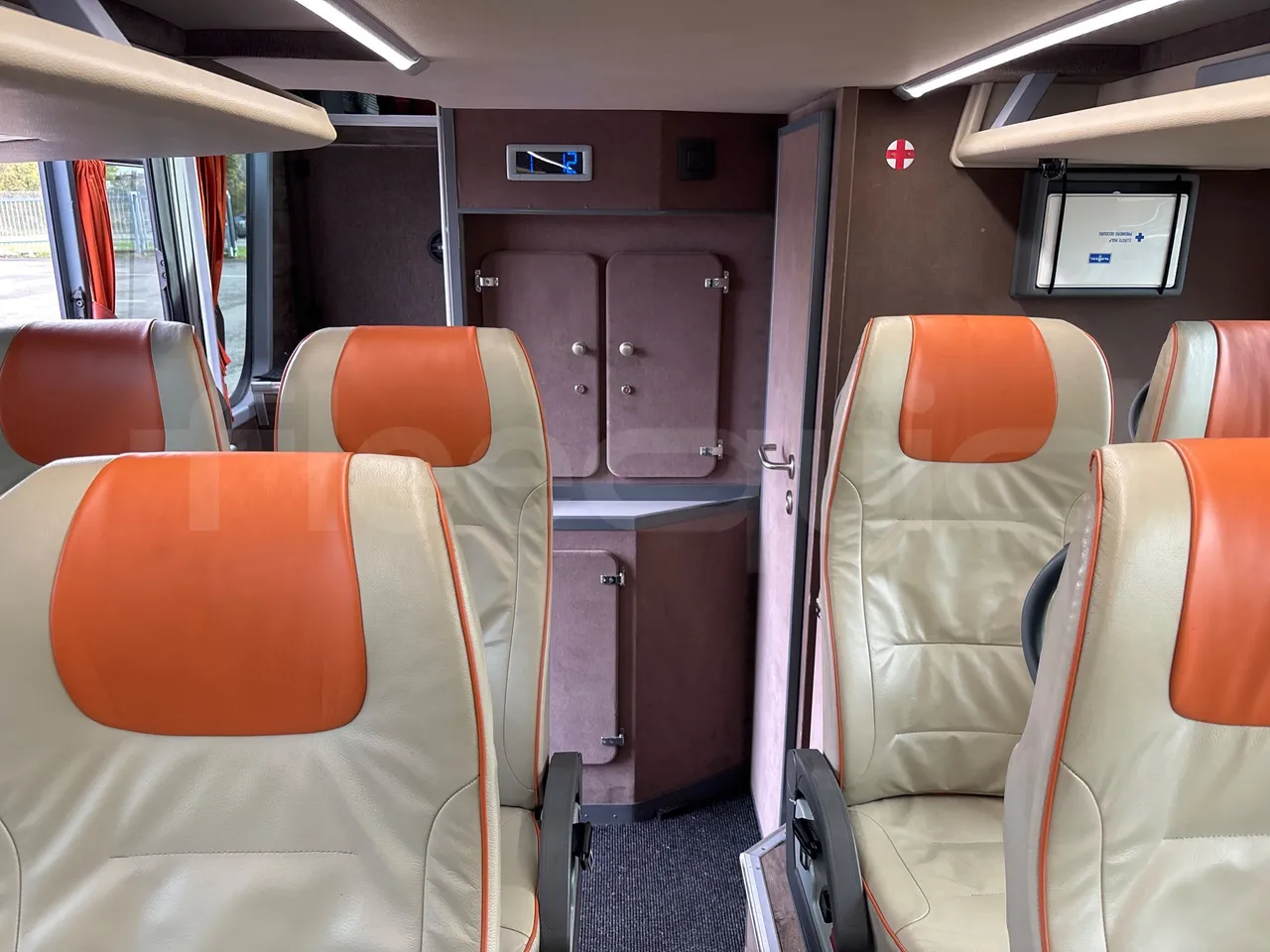 Van Hool Astromega TDX27 - EUR6 - 375kW - 14.105m - reverse view middle aisle