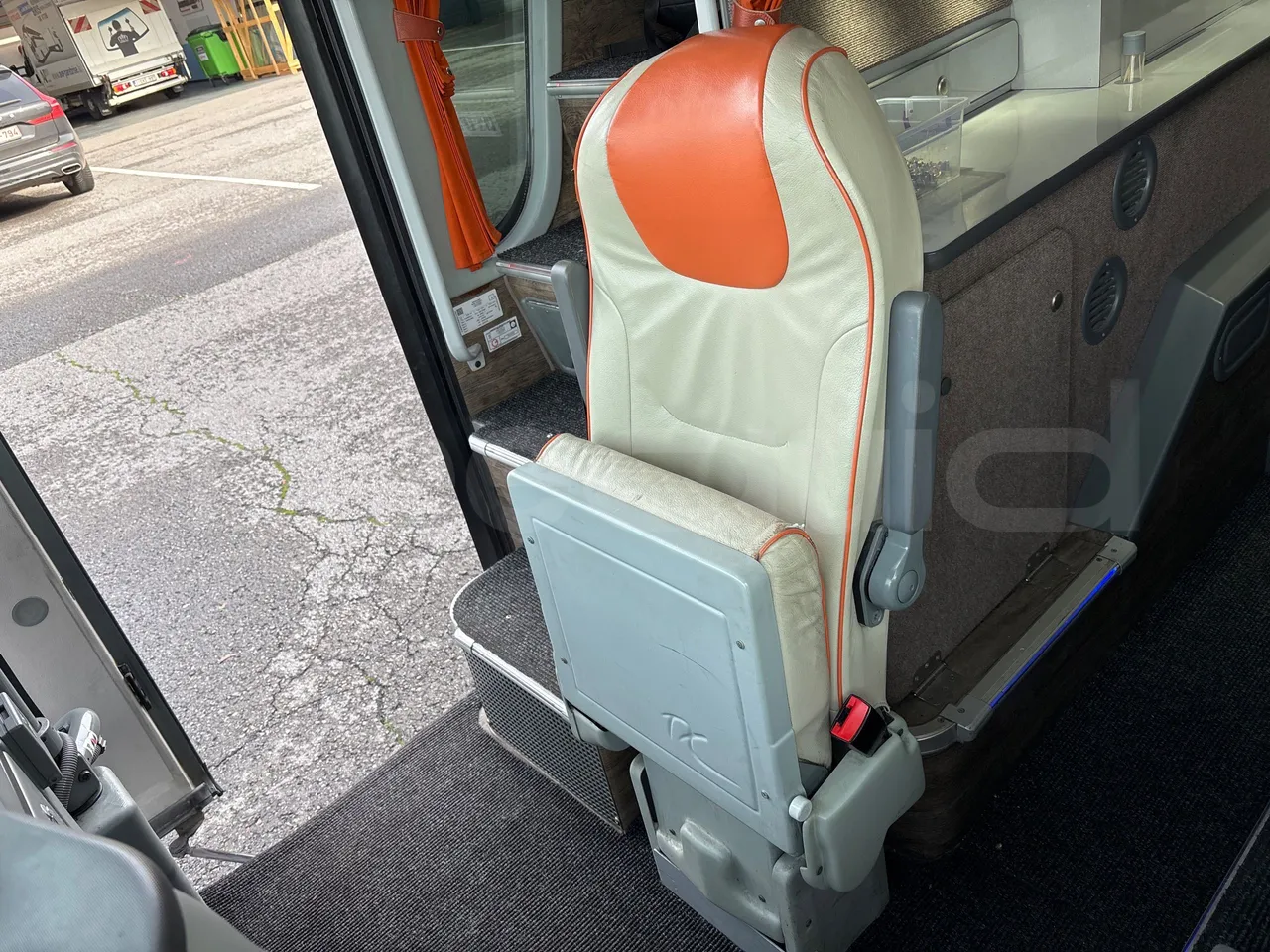 Van Hool Astromega TDX27 - EUR6 - 375kW - 14.105m - hostess seat photo
