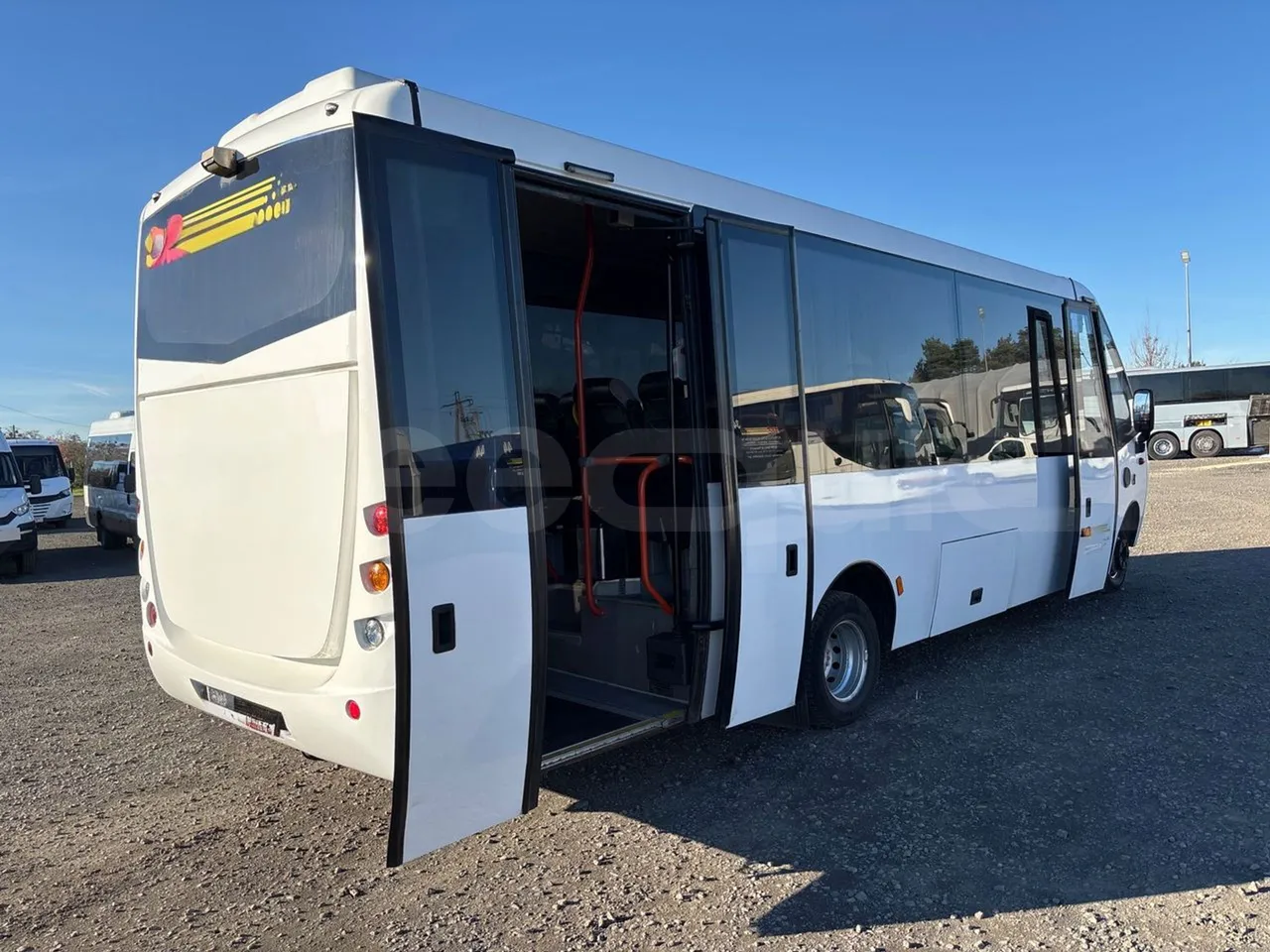 Iveco Kapena THESI -EURO5 -125.00 kW-8,65m - 3/4 right rear doors open