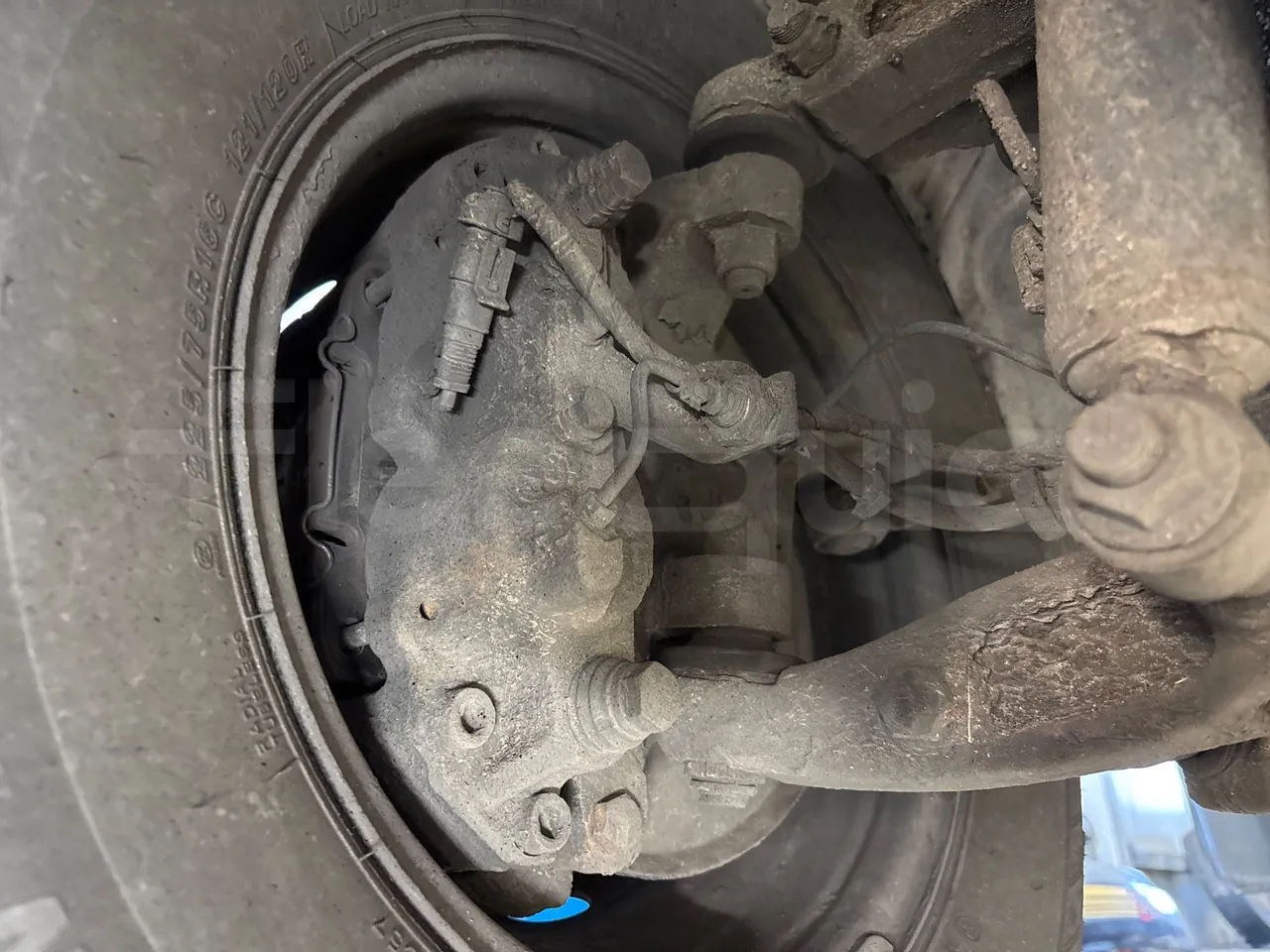 Iveco Kapena THESI -EURO5 -125.00 kW-8,65m - front brake calipers left