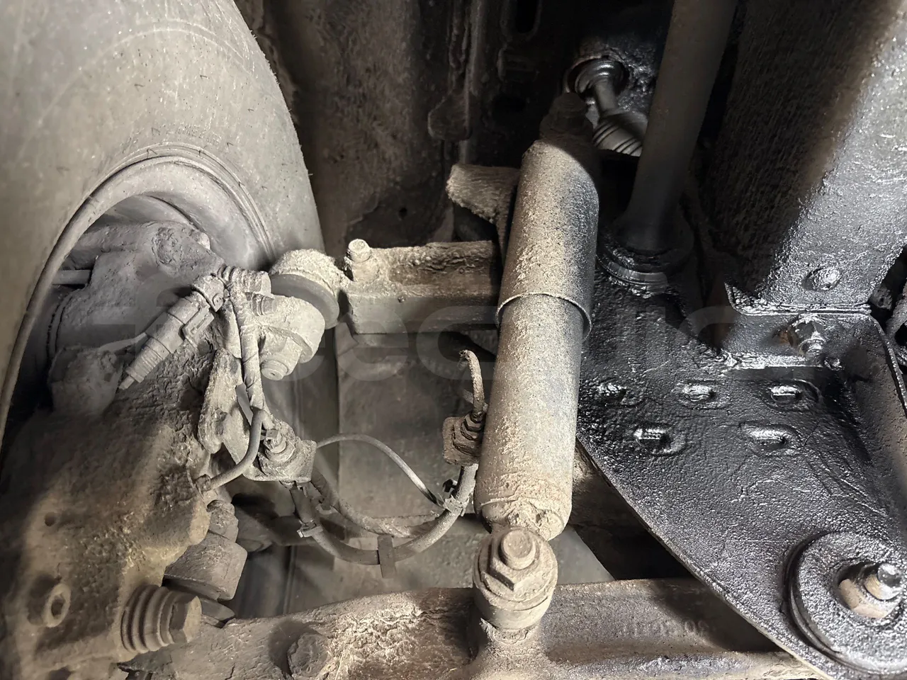 Iveco Kapena THESI -EURO5 -125.00 kW-8,65m - front shock absorbers left