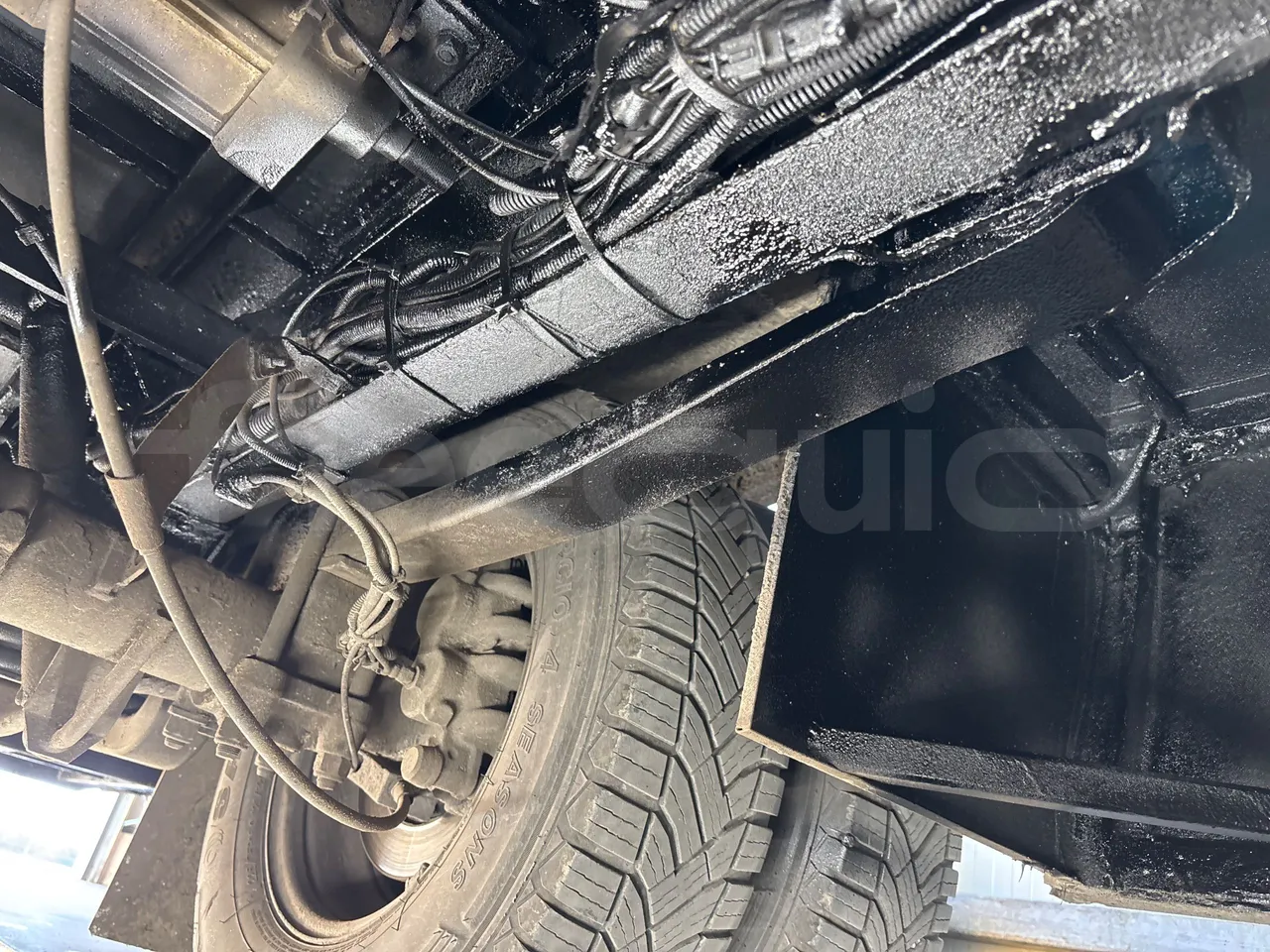 Iveco Kapena THESI -EURO5 -125.00 kW-8,65m - axel 3 leaf spring left