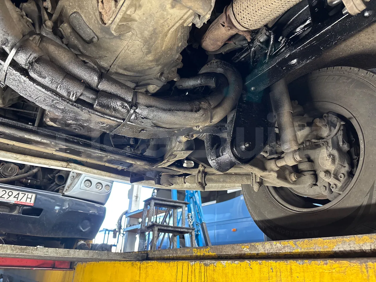 Iveco Kapena THESI -EURO5 -125.00 kW-8,65m - front axle left side