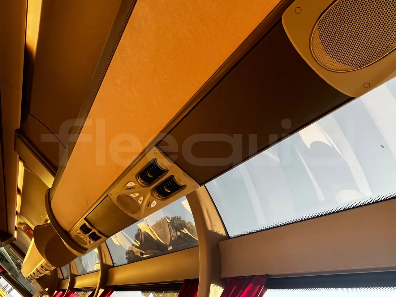 Iveco Magelys SFR210 - Euro5 - 331kW - 12.250mt - jack and driver keys