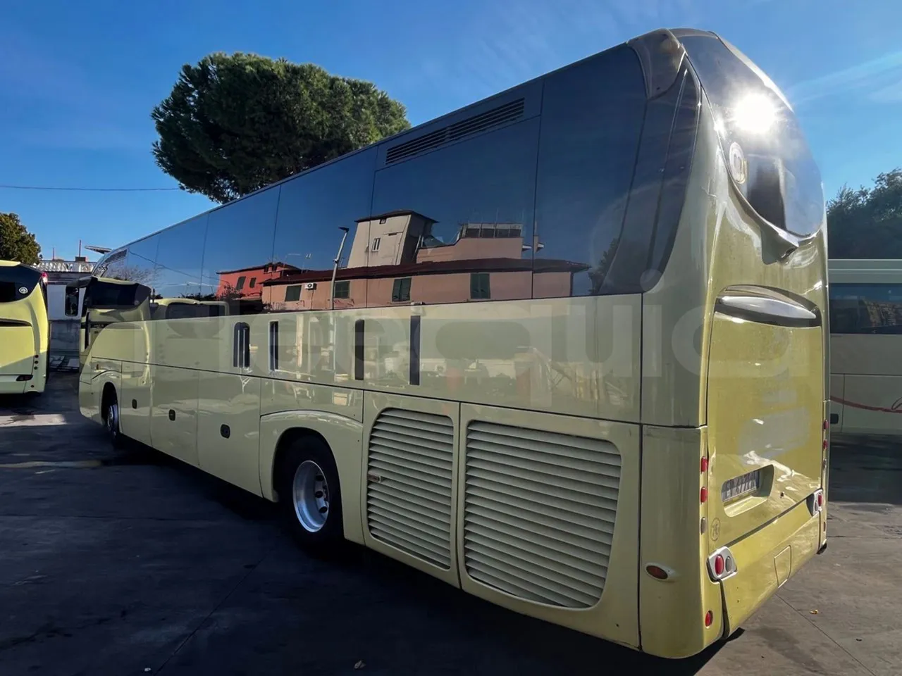 Iveco Magelys SFR210 - Euro5 - 331kW - 12.250mt - 3/4 left rear side