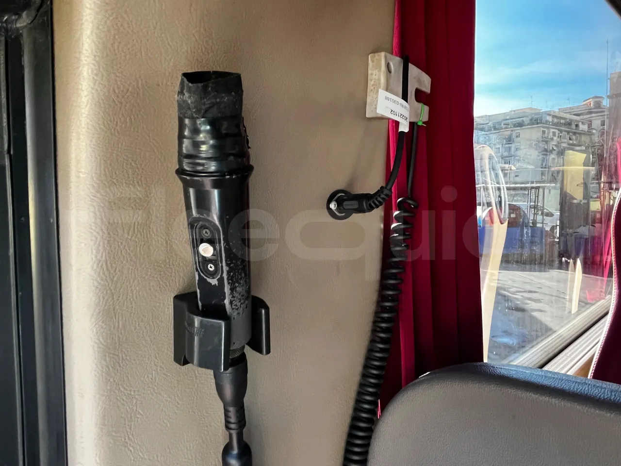 Iveco Magelys SFR210 - Euro5 - 331kW - 12.250mt - hostes microphone accessories photo