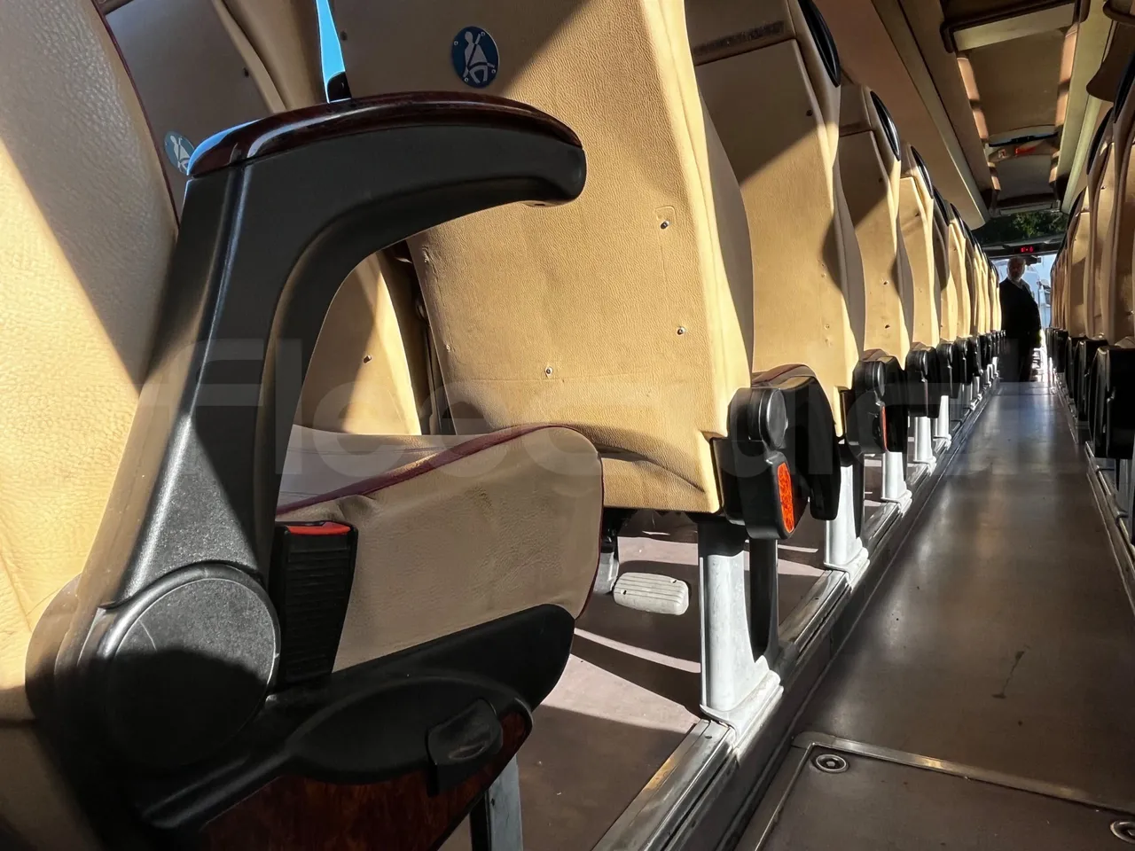 Iveco Magelys SFR210 - Euro5 - 331kW - 12.250mt - armrest detail photo