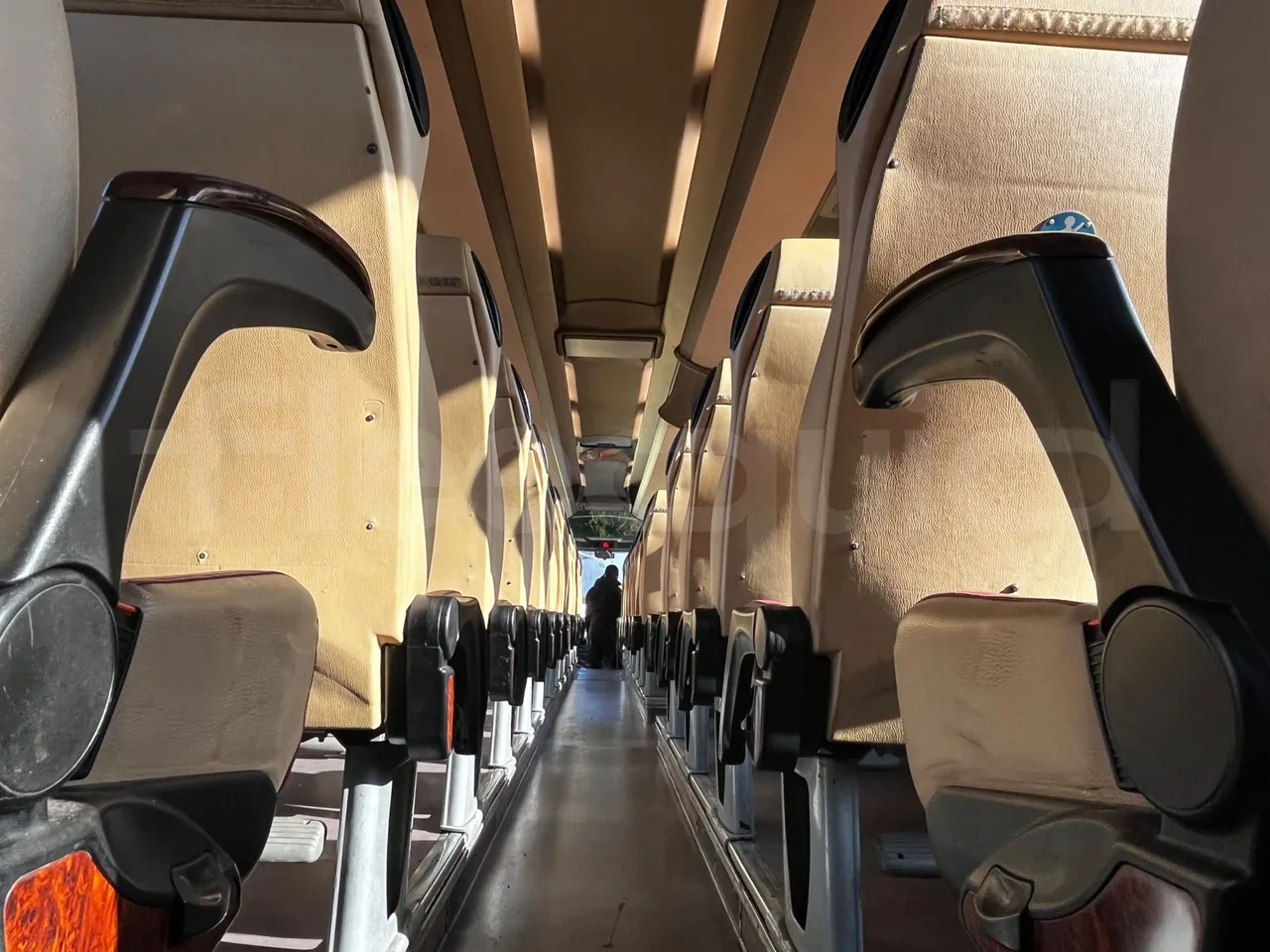 Iveco Magelys SFR210 - Euro5 - 331kW - 12.250mt - seat brackets photo