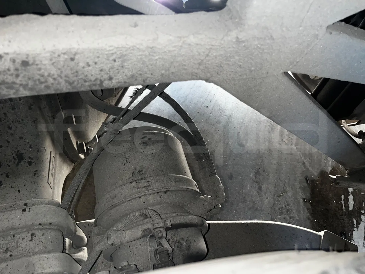 Iveco Magelys SFR210 - Euro5 - 331kW - 12.250mt - axle 2 caliper brakes left