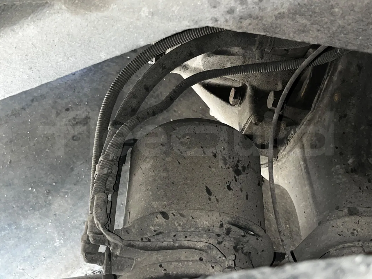 Iveco Magelys SFR210 - Euro5 - 331kW - 12.250mt - axle 2 caliper brakes right