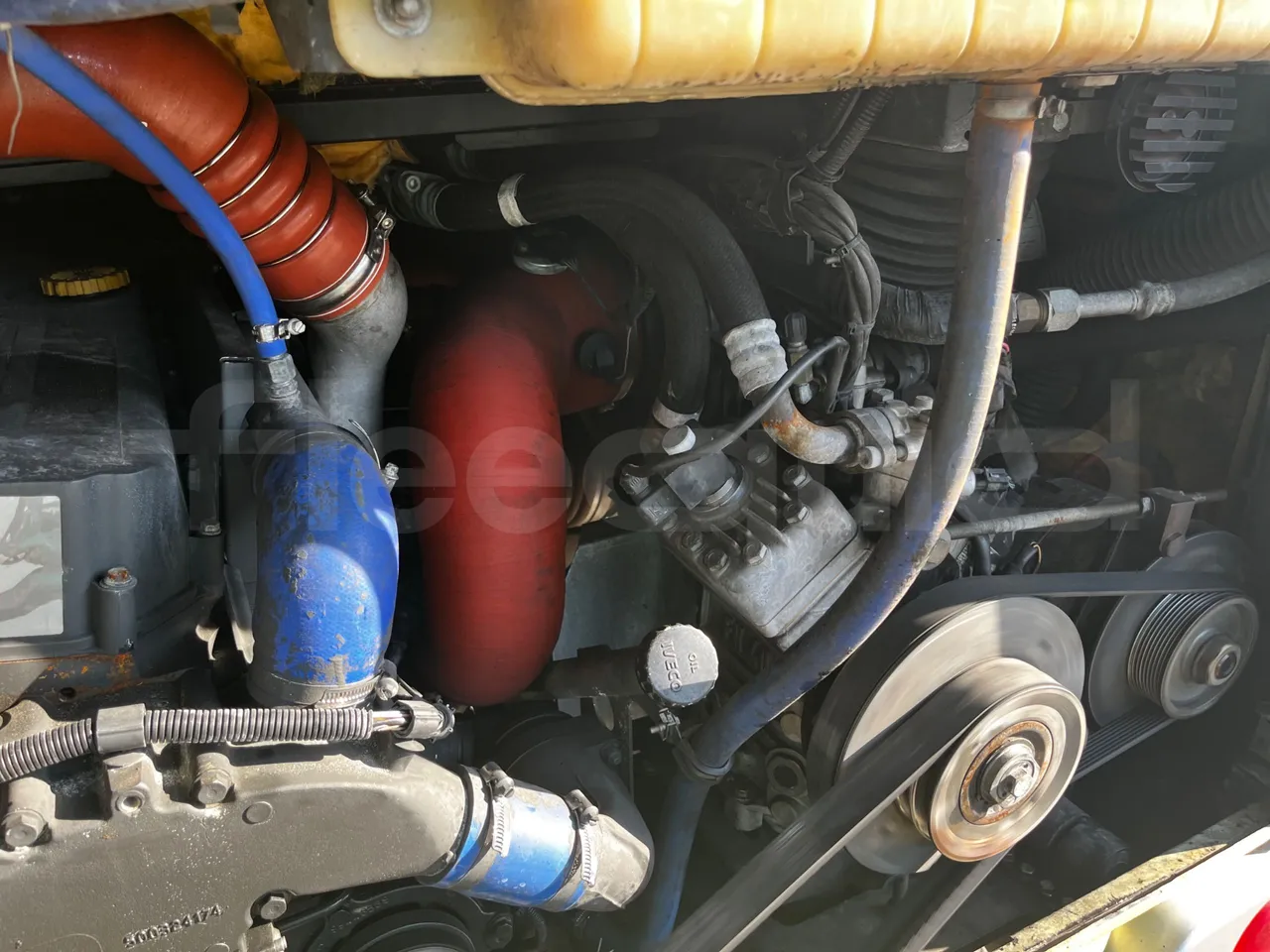 Iveco Magelys SFR210 - Euro5 - 331kW - 12.250mt - air conditioning compressor