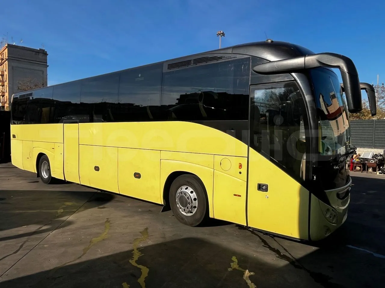 Iveco Magelys SFR210 - Euro5 - 331kW - 12.250mt - Base cover photo